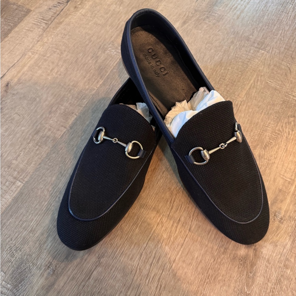 Gucci Textured Loafers with Silver Accents in Navy blue color